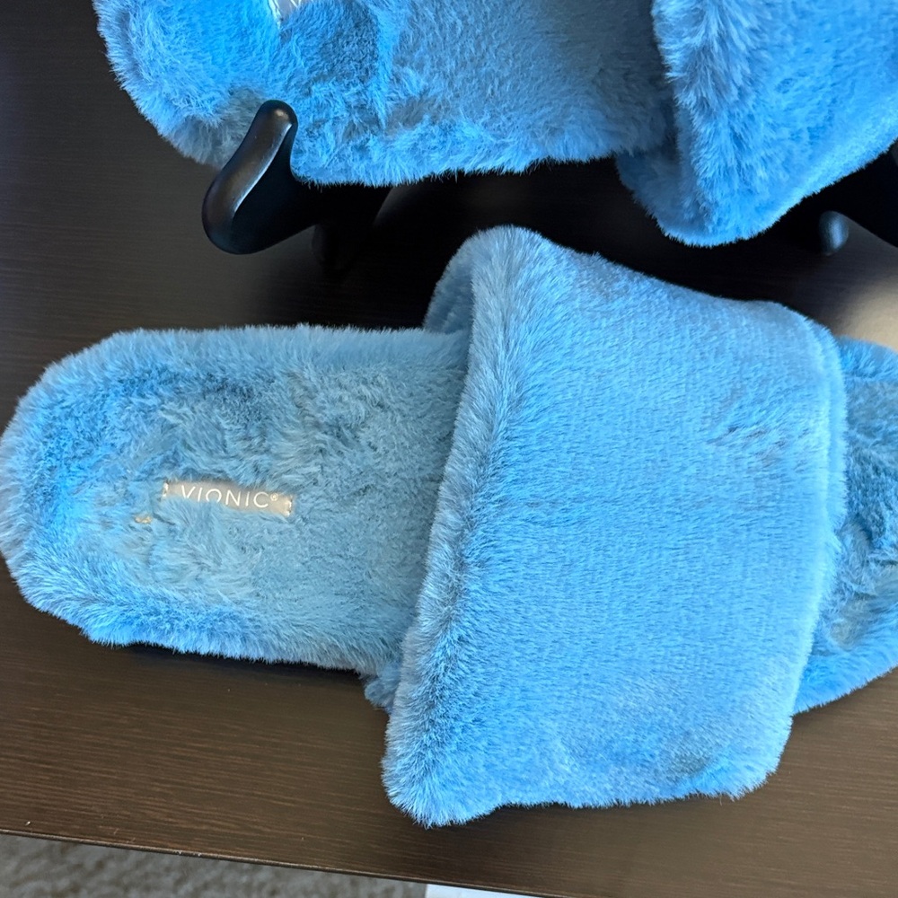 Vionic Women's Blue Fuzzy Slippers - Picture 2 of 9